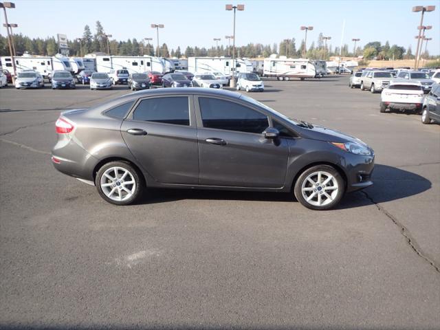 2015 ford fiesta 4dr sdn se