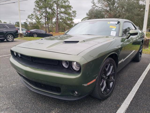 2022 dodge challenger sxt