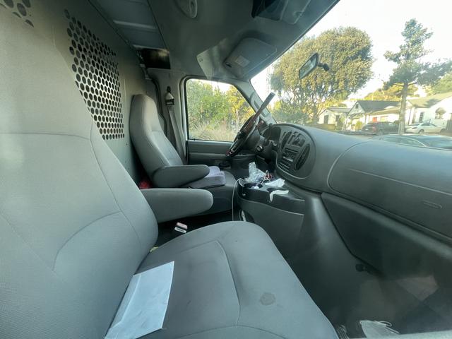 2007 ford e250 base
