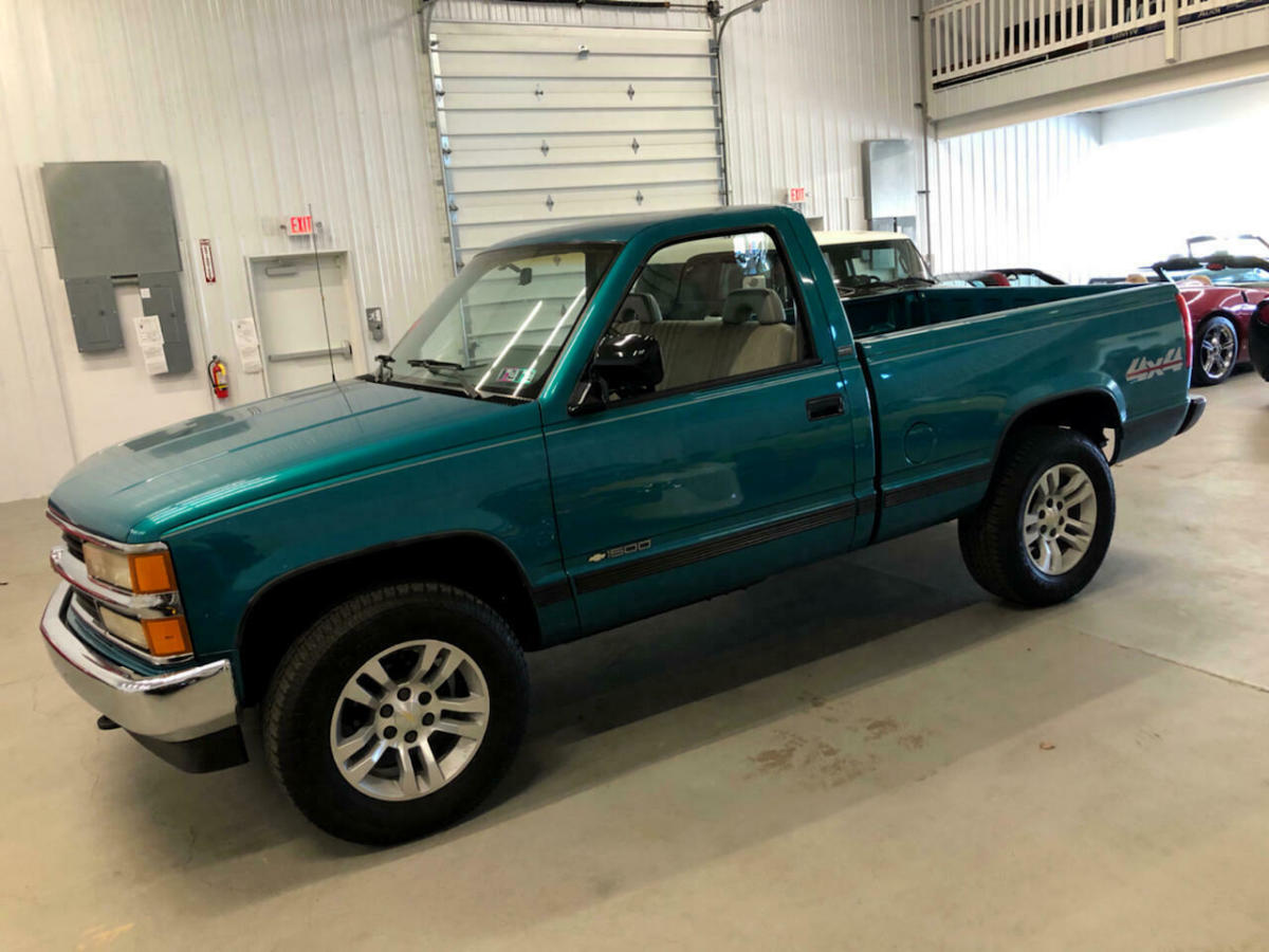 grand-pa's 1994 chevrolet c/k 1500 reg cab*4spd*4x4*super clean*garaged^collecti