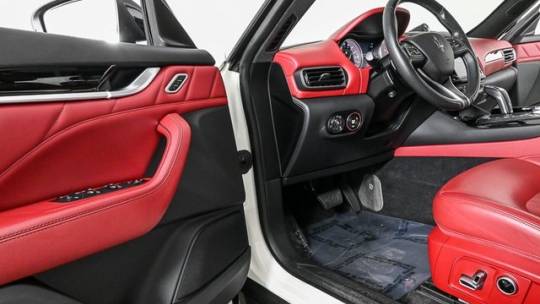 2022 maserati levante modena
