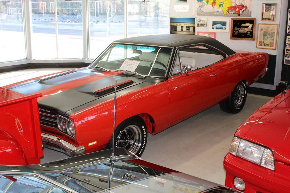 1969 plymouth road runner 383ci v8 engine dual black hood stripes