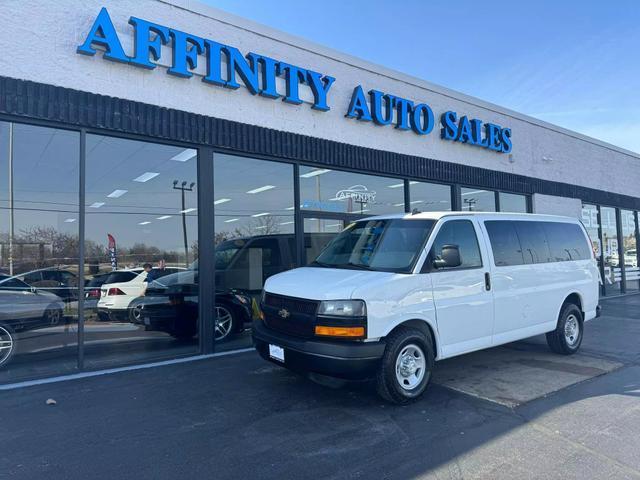 2018 chevrolet express 2500 ls