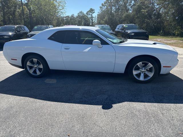 2016 dodge challenger sxt