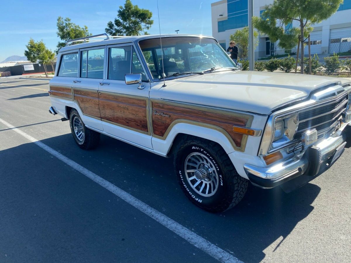 1987 jeep grand wagoneer california suv clean and restored runs excellent !