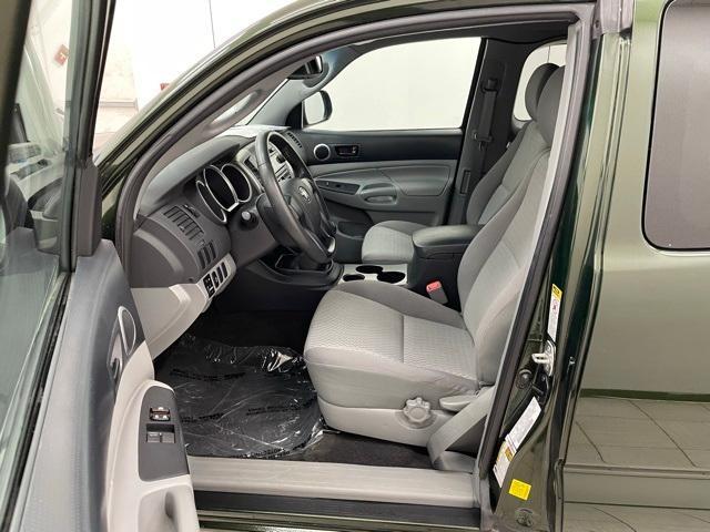 2012 toyota tacoma base (m5)
