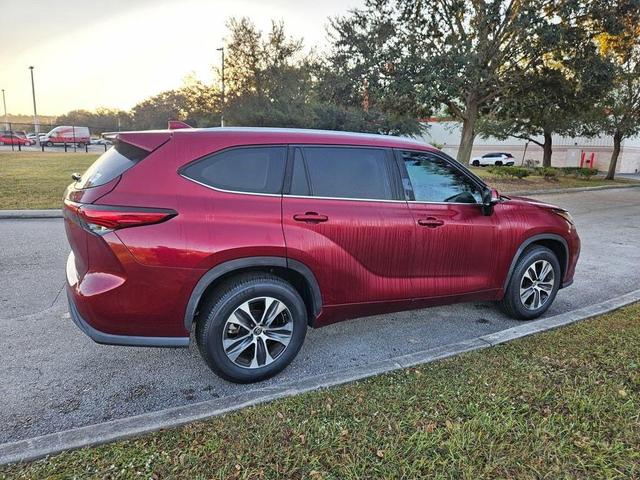2021 toyota highlander xle
