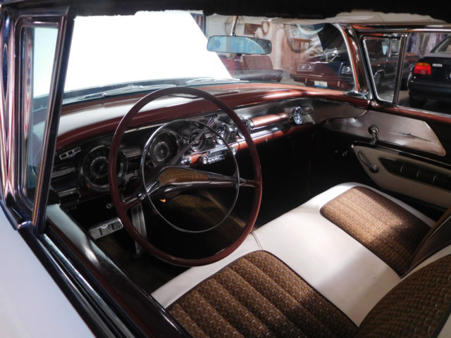 1958 pontiac bonneville sport coupe / 370 tripower & dual exhaust & 2 tone paint
