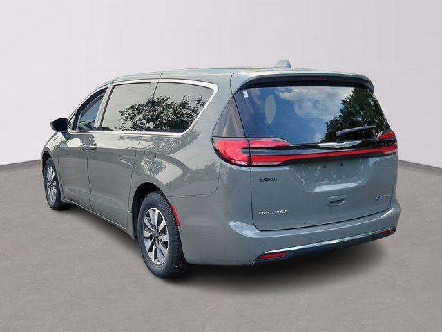 2022 chrysler pacifica hybrid touring l