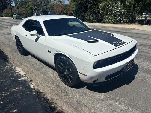 2016 dodge challenger