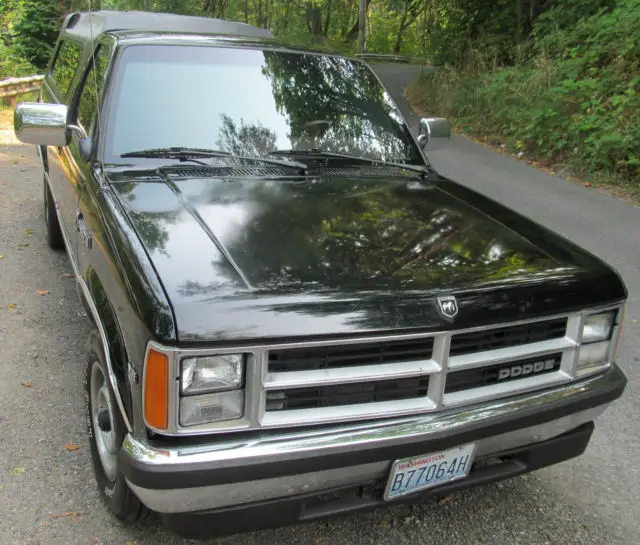 very clean low miles dodge dakota le pickup truck rare 3,9 v6 loaded ram shelby