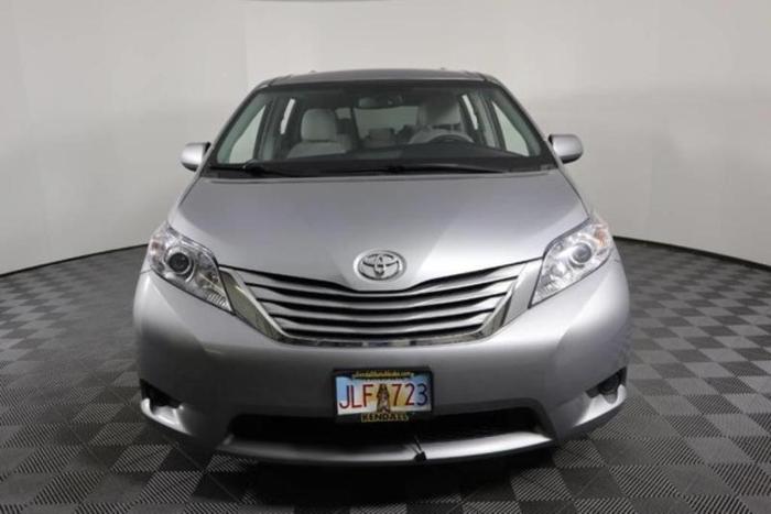2017 toyota sienna le 7-passenger auto access seat le 7-passenger auto access seat 4dr mini-van for sale in anchorage, alaska
