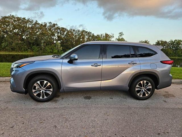 2022 toyota highlander xle