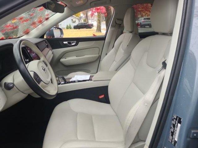2022 volvo xc60 b5 momentum