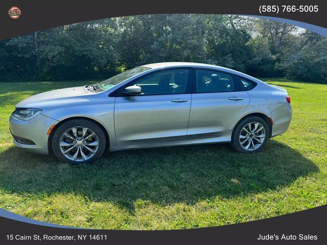 2015 chrysler 200 s