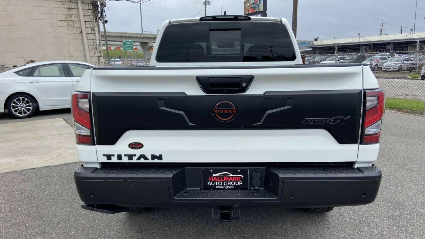 2024 nissan titan pro-4x