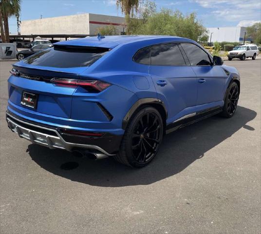 2019 lamborghini urus base