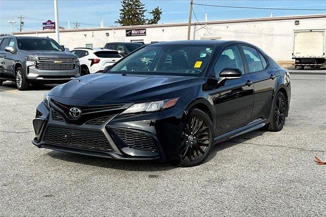 2022 toyota camry se nightshade