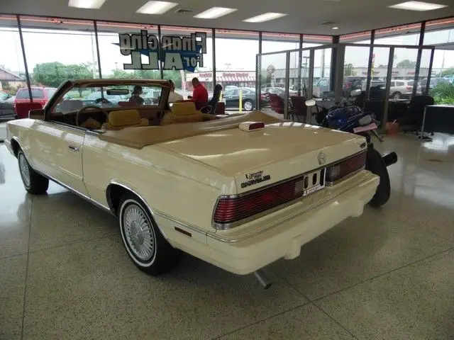 leather classic loaded luxury convertible lebaron clean low miles pristine 2dr