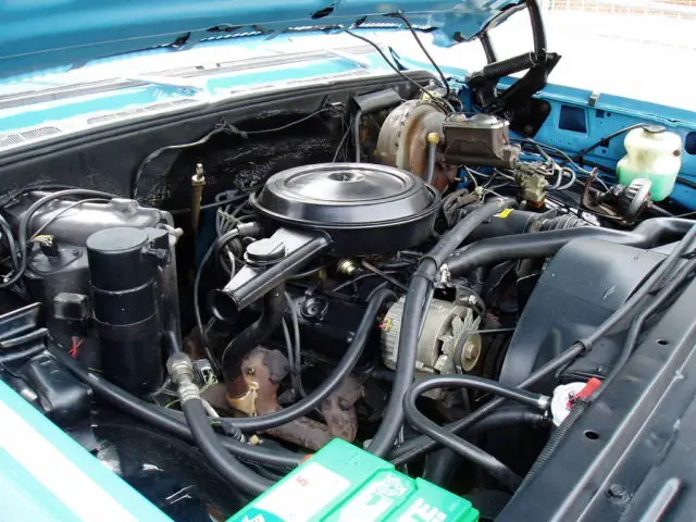 1977 chevrolet silverado .. 350 v8 . auto. a/c. really nice truck