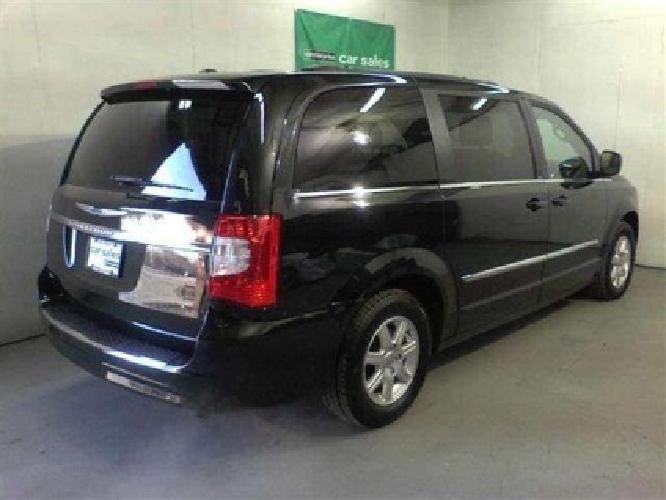 2012 chrysler town & country touring minivan 4d in cincinnati, oh