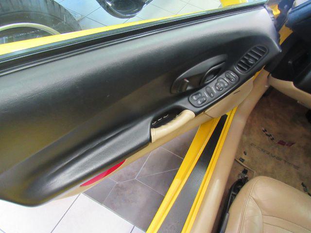 2004 chevrolet corvette base