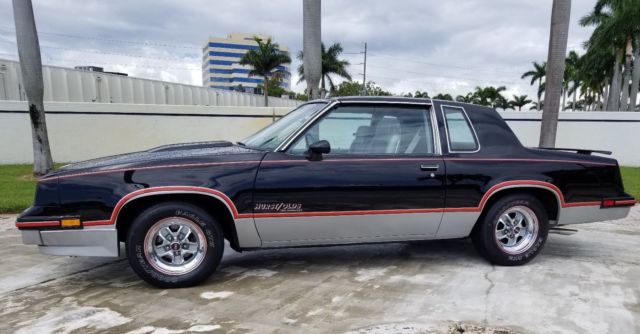1983 oldsmobile hurst 15th anniversay