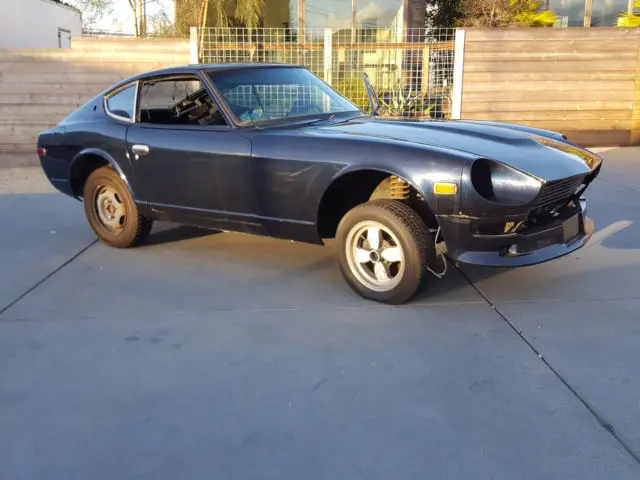 99.,9% rust-free 1971 datsun 240z rolling shell with new paint! great find!