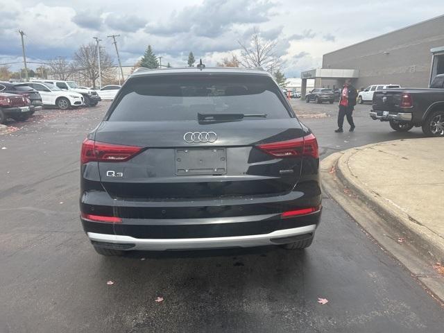 2022 audi q3 40 premium