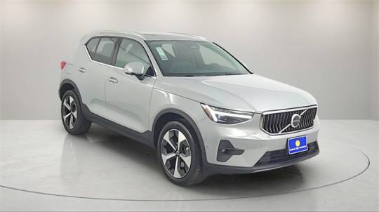 2025 Volvo XC40