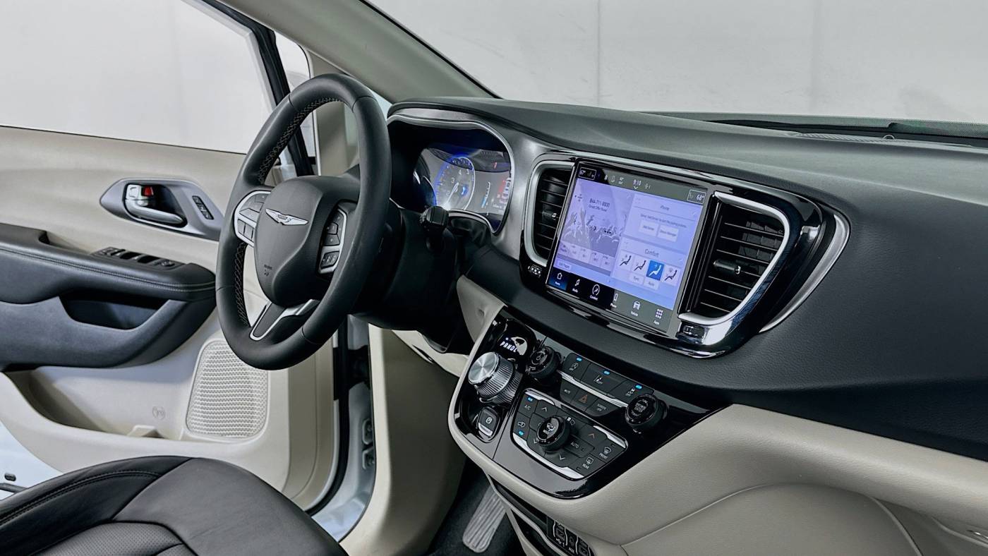 2022 chrysler pacifica touring l