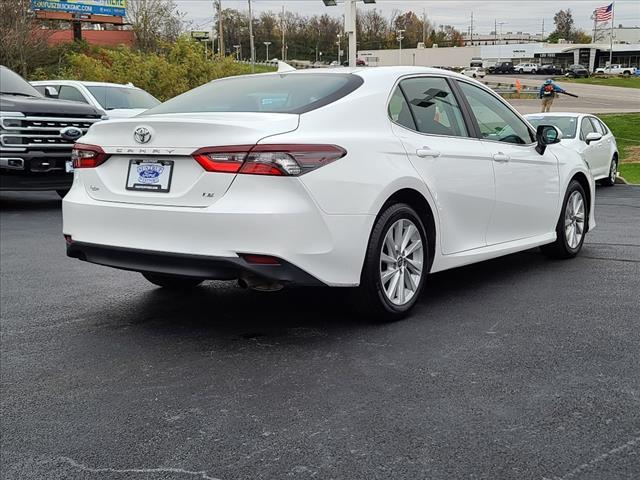 2024 toyota camry le