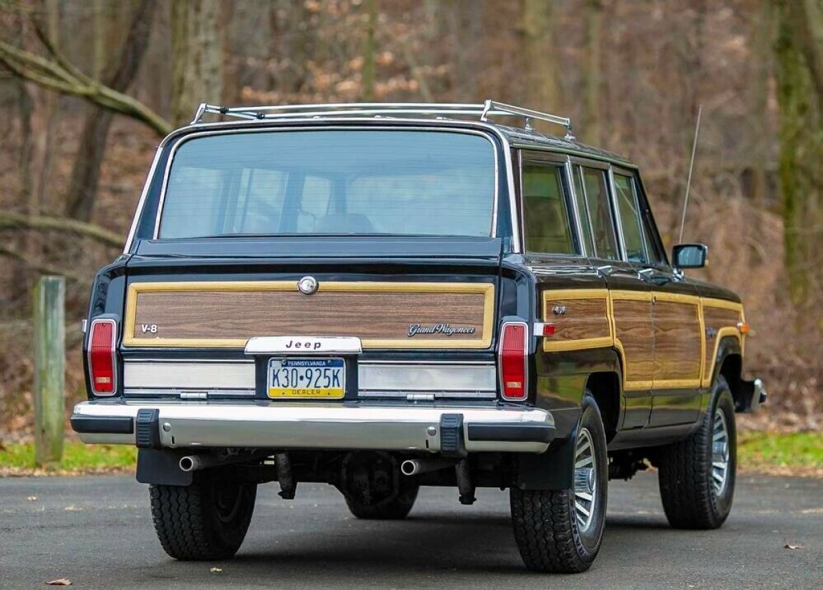 1988 jeep grand wagoneer 4x4 woody classic 70k mi carfax collectible v8