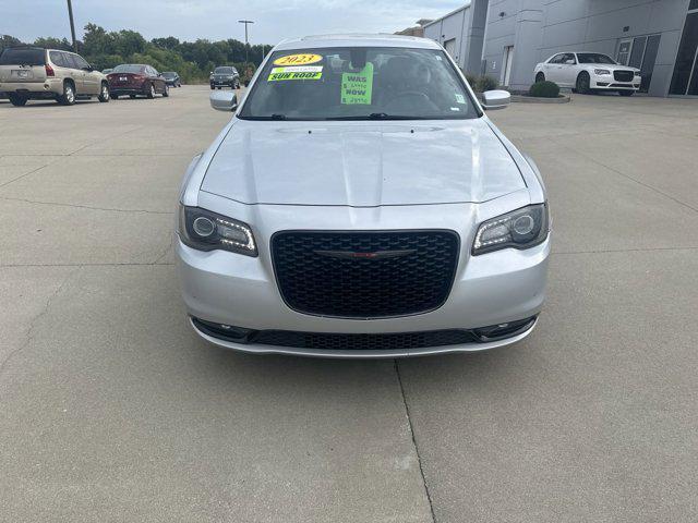 2022 chrysler 300 s