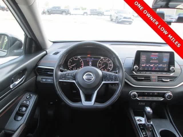 2022 nissan altima 2.5 sr
