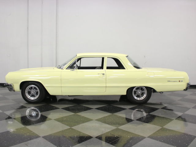 very attractive cruiser! 350 v8 with th350 auto trans, ultra leather interior!