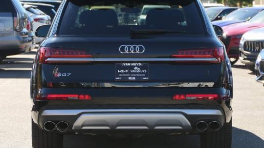 2023 Audi SQ7