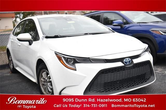 2022 toyota corolla hybrid le