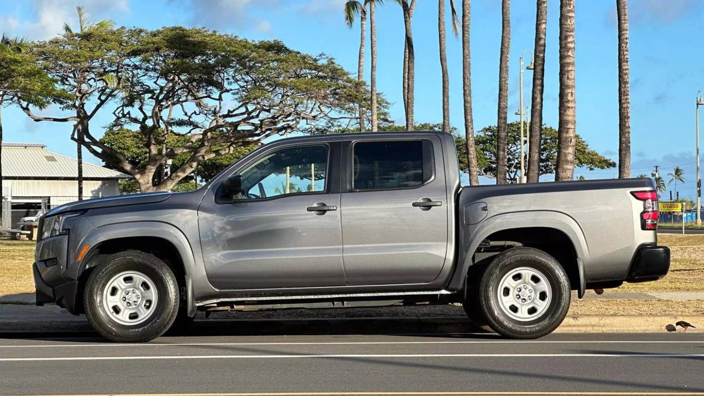 2022 nissan frontier s