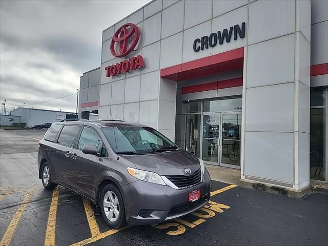 2014 toyota sienna le