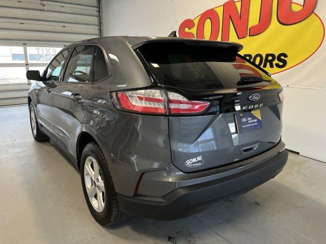 2022 ford edge se