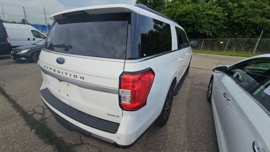 2022 ford expedition max xlt rwd