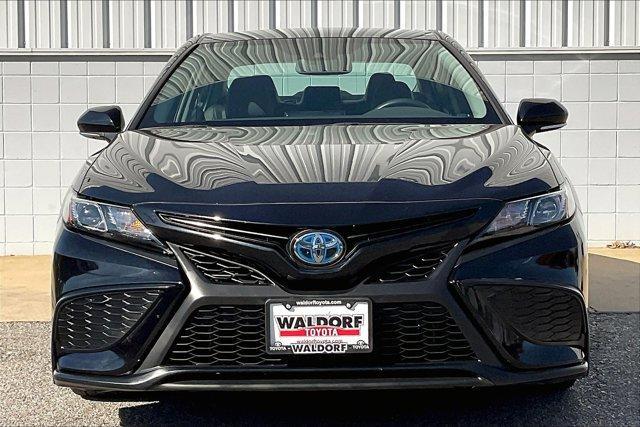 2023 toyota camry hybrid se nightshade