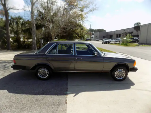 1981 mercedes 240 d 4 speed manual only 60 k miles 2 owner car
