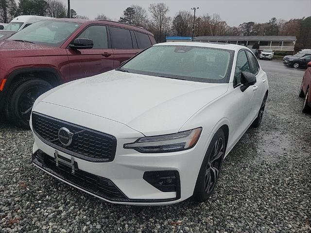 2024 volvo s60 b5 core dark theme