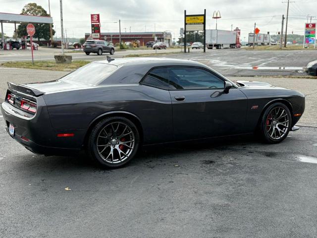 2016 dodge challenger srt 392