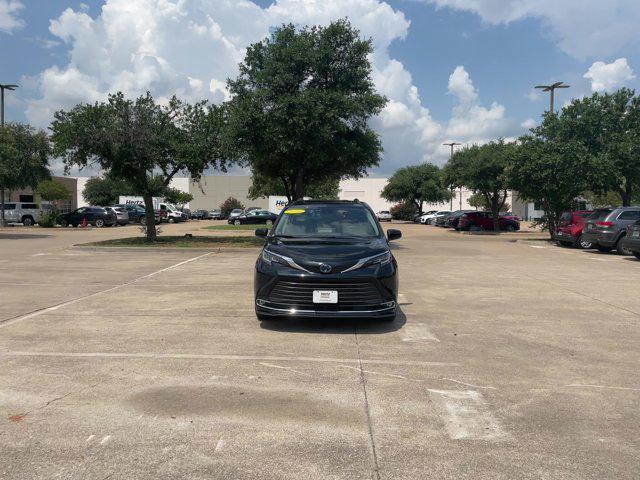 2023 toyota sienna xle 8 passenger