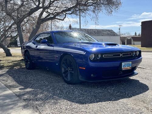 2022 dodge challenger rt. 11k miles in like new condition and loaded. all performa