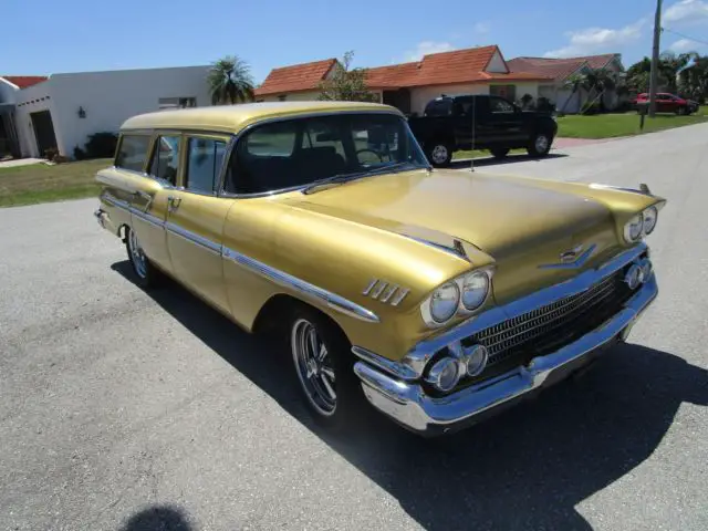 1958 chevy nomad with orignail 348 w/ tri power carbs