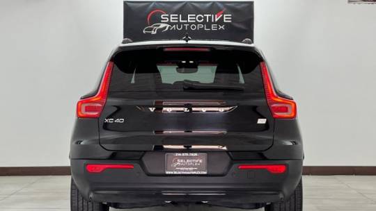 2023 Volvo XC40